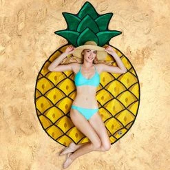 William Valentine Giant Products Gigantic Pineapple Beach Blanket 152cm