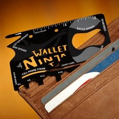ThumbsUp! Sports And Outdoors Wallet Ninja 18-in-1 Multi-tool Card